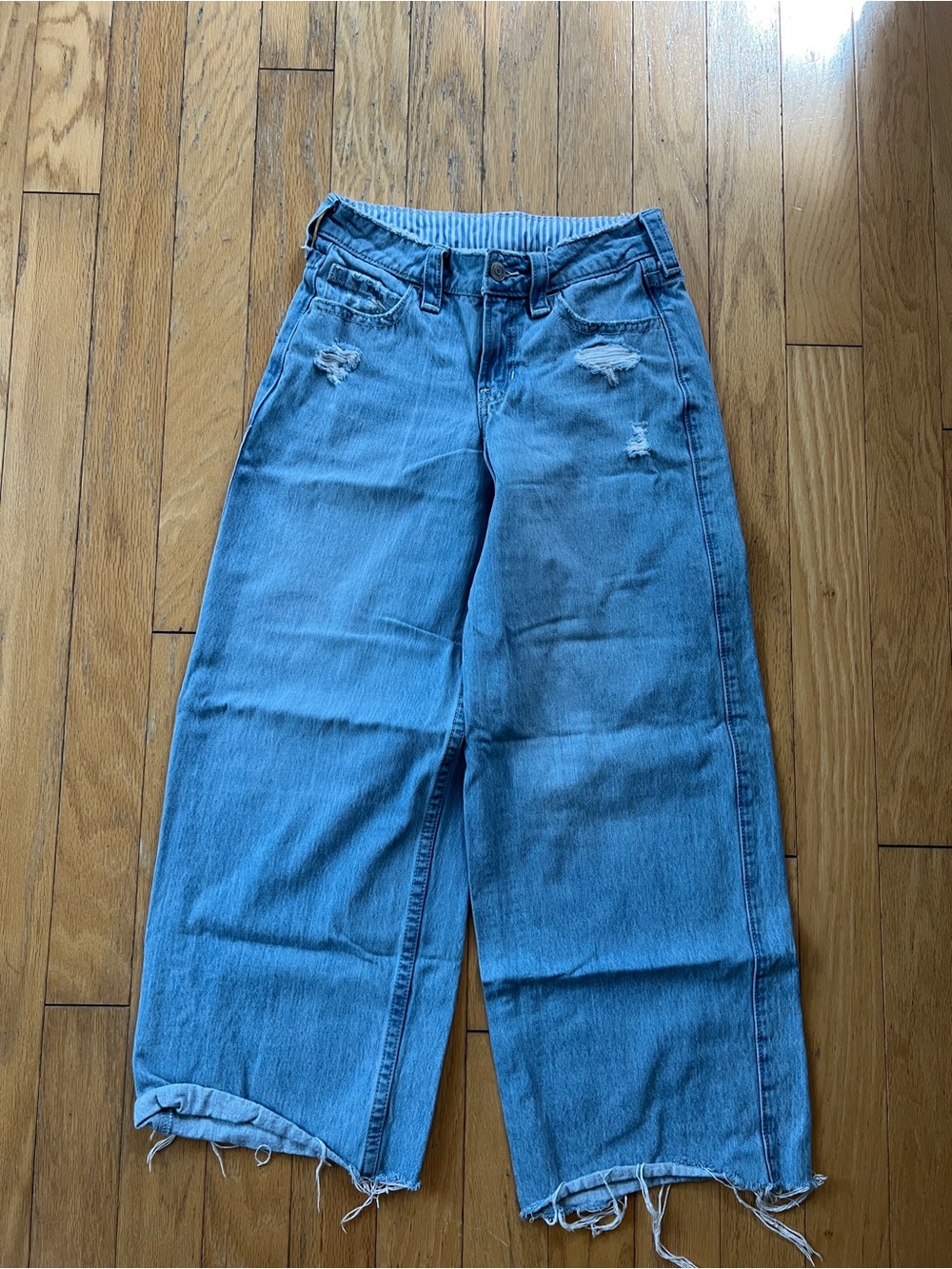 Hollister Low-Rise Super Baggy Light Blue Wide-Leg Distressed Jeans